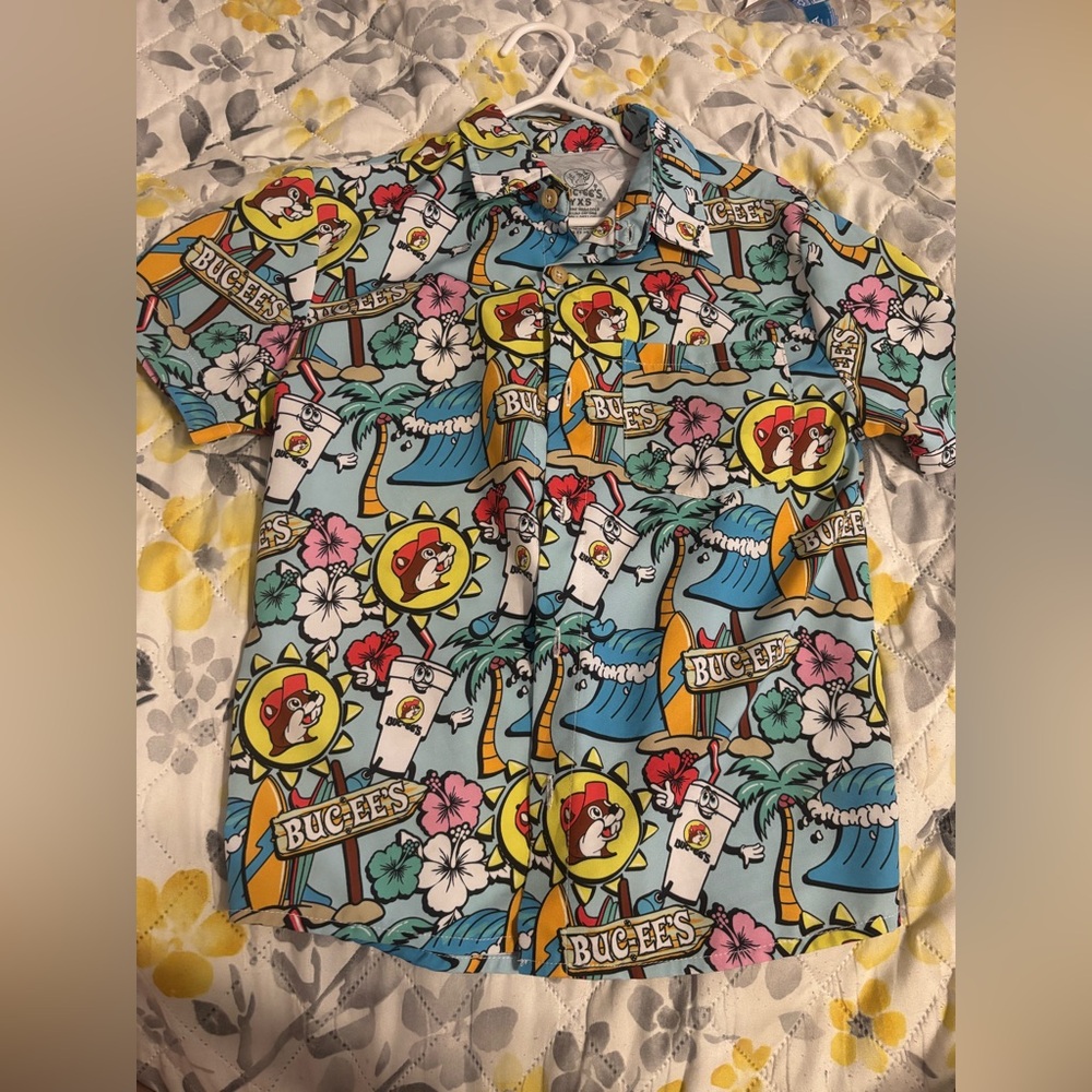 Buc-ee's Light Blue Tropical Button-Up Shirt for Kids